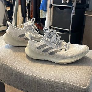 Adidas Bounce Sneakers